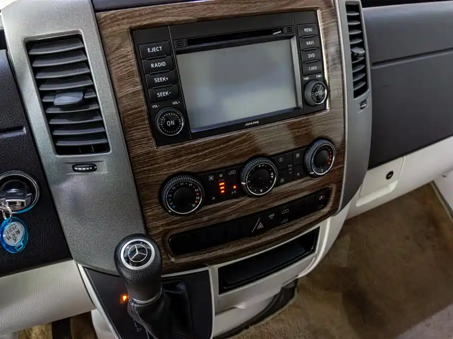 Mercedes-Benz Sprinter 2015 — фото 11