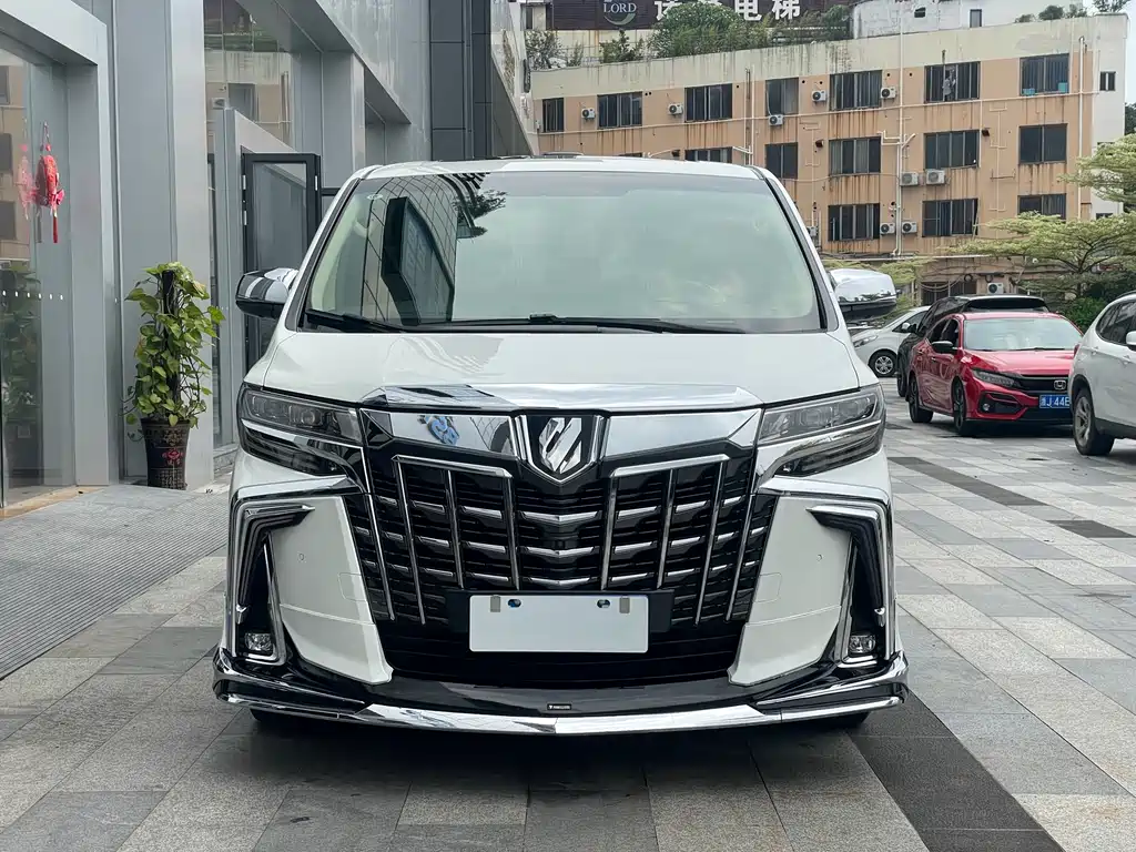 Toyota Alphard 2018 — фото 21
