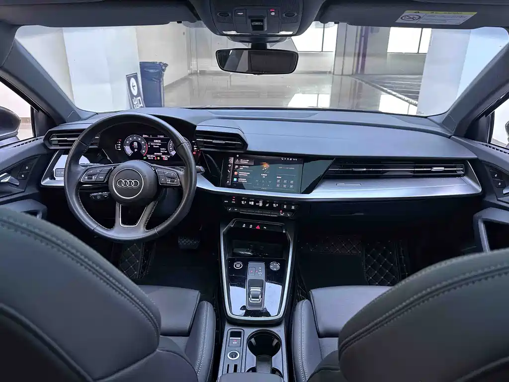 Audi A3 2023 — фото 18