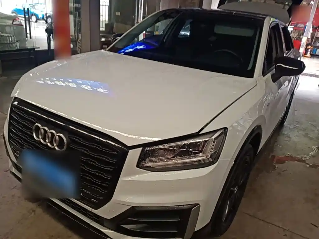 Audi Q2L 2020