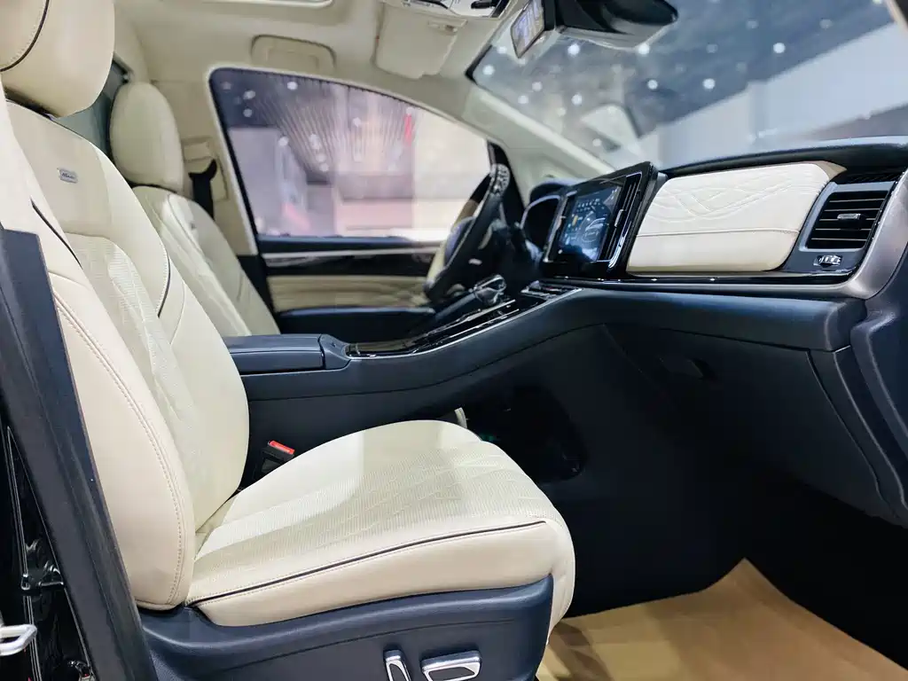 GAC Motor Trumpchi M8 2022 — фото 11