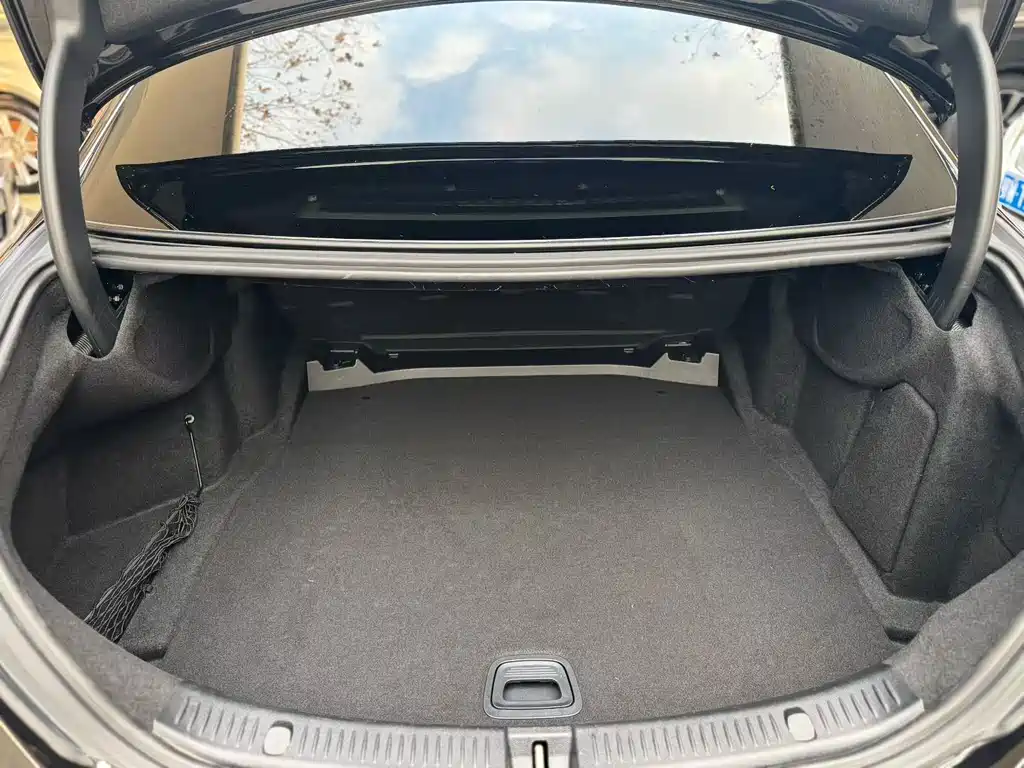 Mercedes-Benz E-Class 2020 — фото 9
