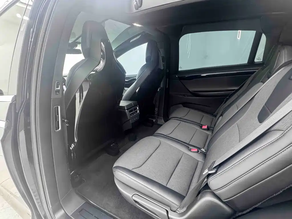Tesla Model X 2017 — фото 20