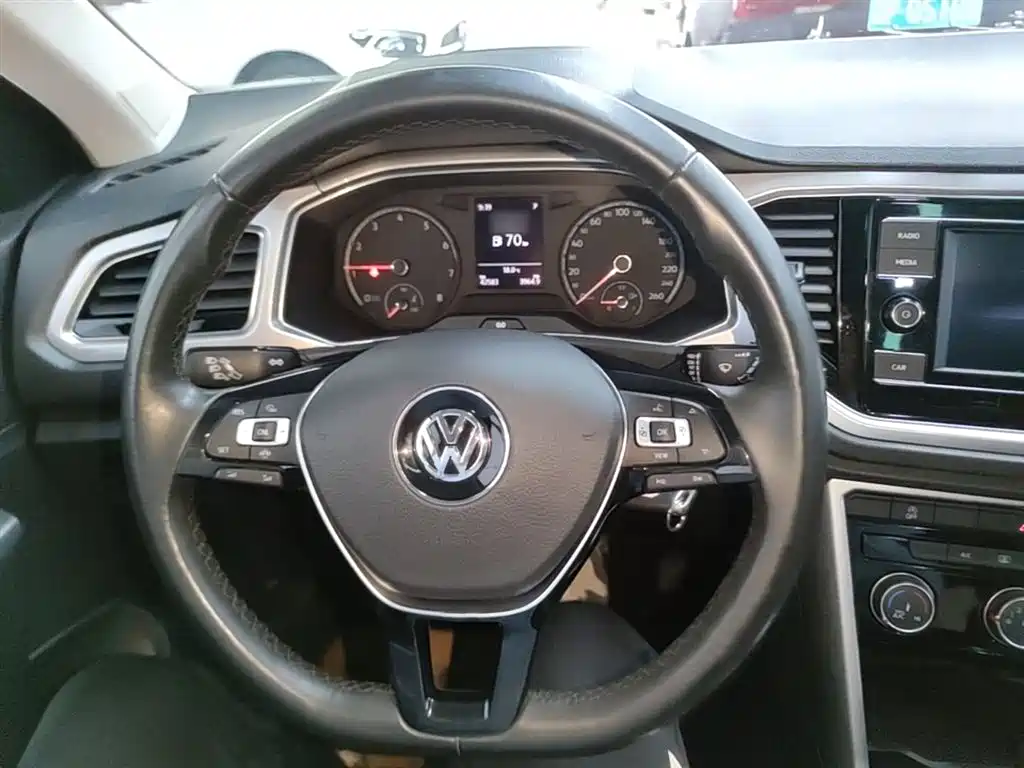 Volkswagen T-Roc 2020 — фото 11