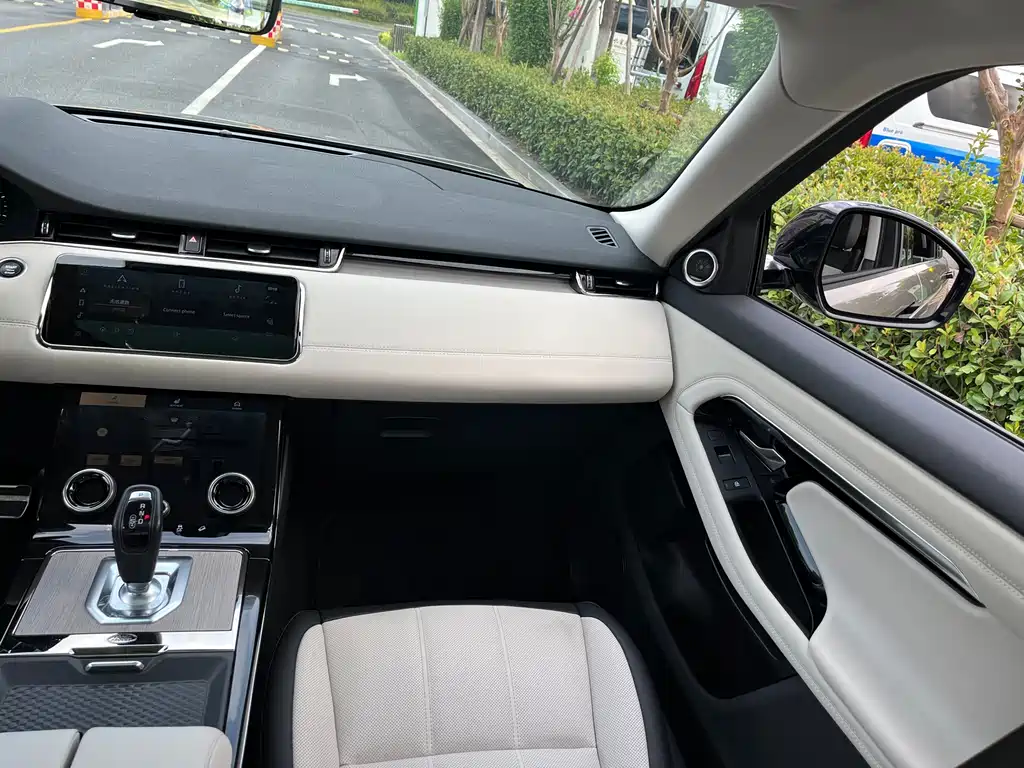Land Rover Range Rover Evoque New Energy 2021 — фото 18