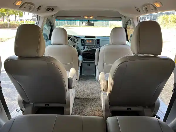 Toyota Sienna 2015