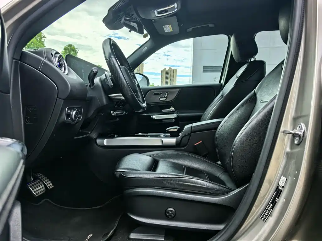 Mercedes-Benz EQB 2022