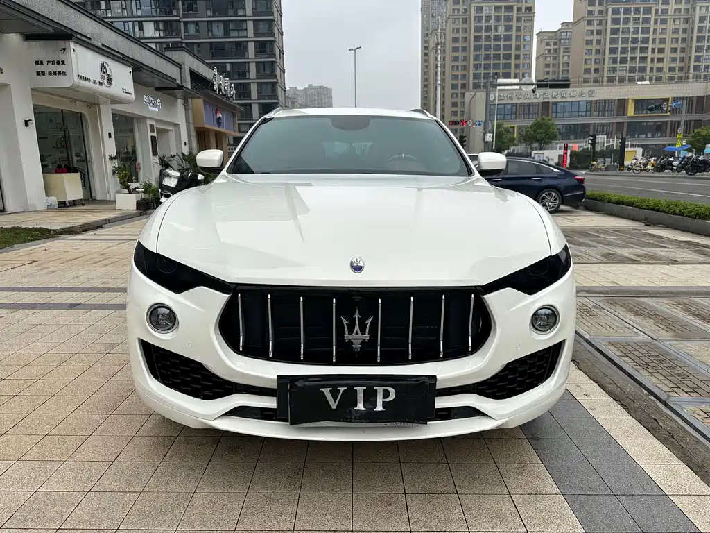 Maserati Levante 2018 — фото 1
