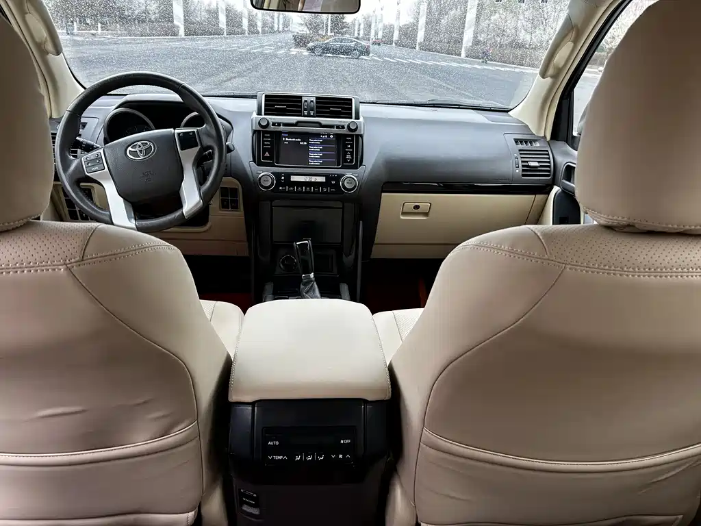 Toyota Prado 2015 — фото 8
