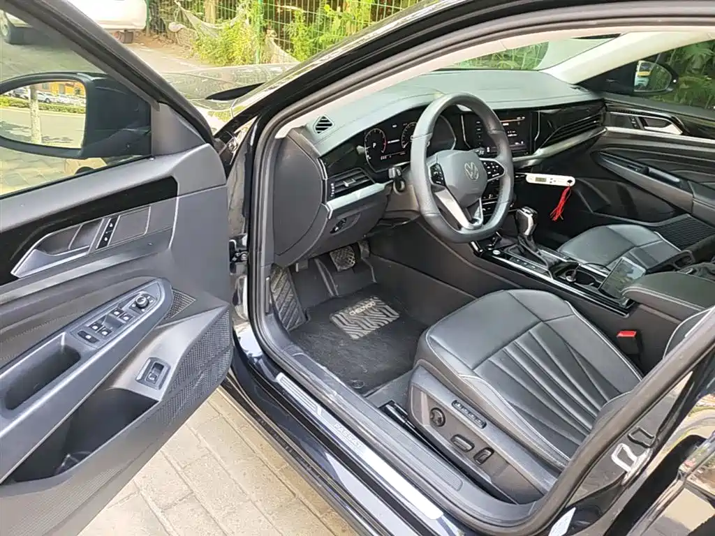 Volkswagen Passat 2023 — фото 14