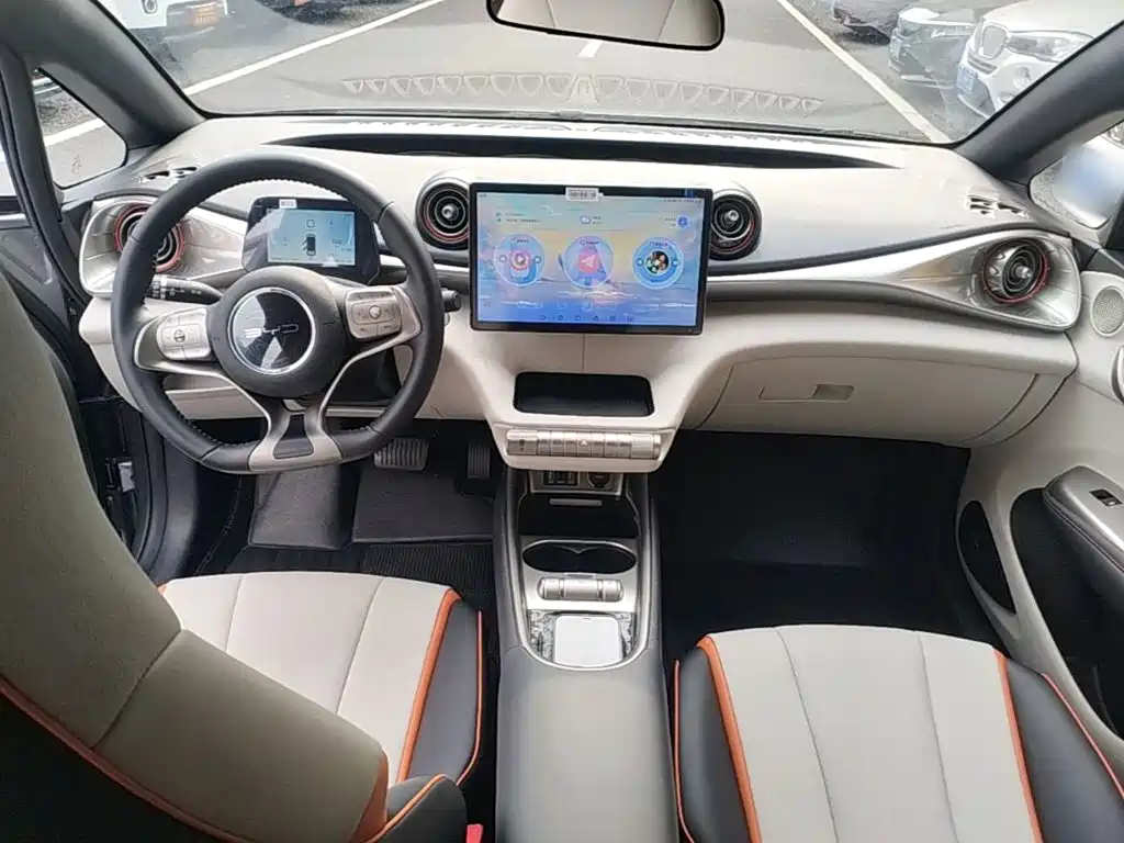BYD Dolphin 2022 — фото 10