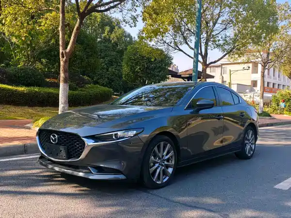 Mazda 3 Axela 2022