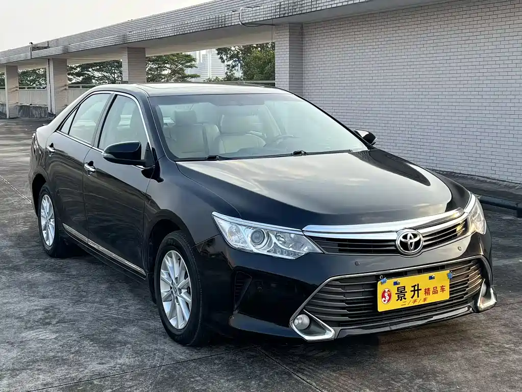 Toyota Camry 2015 — фото 2