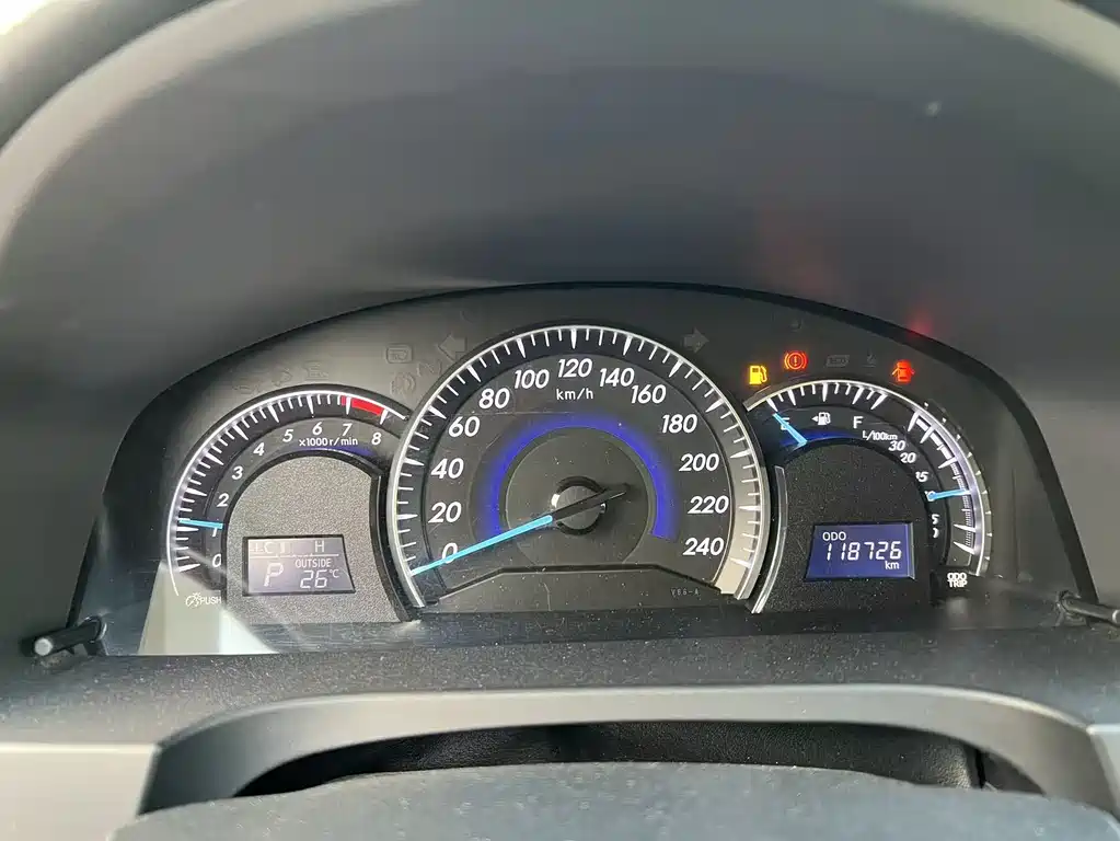Toyota Camry 2015 — фото 18