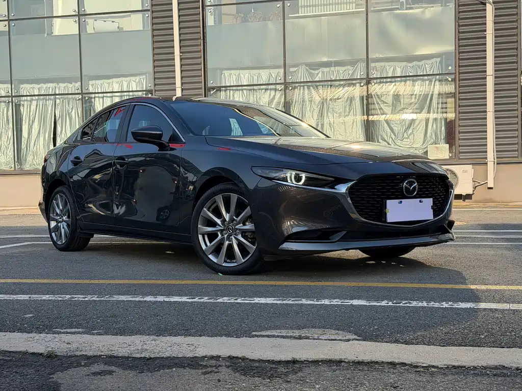 Mazda 3 Axela 2023 — фото 3