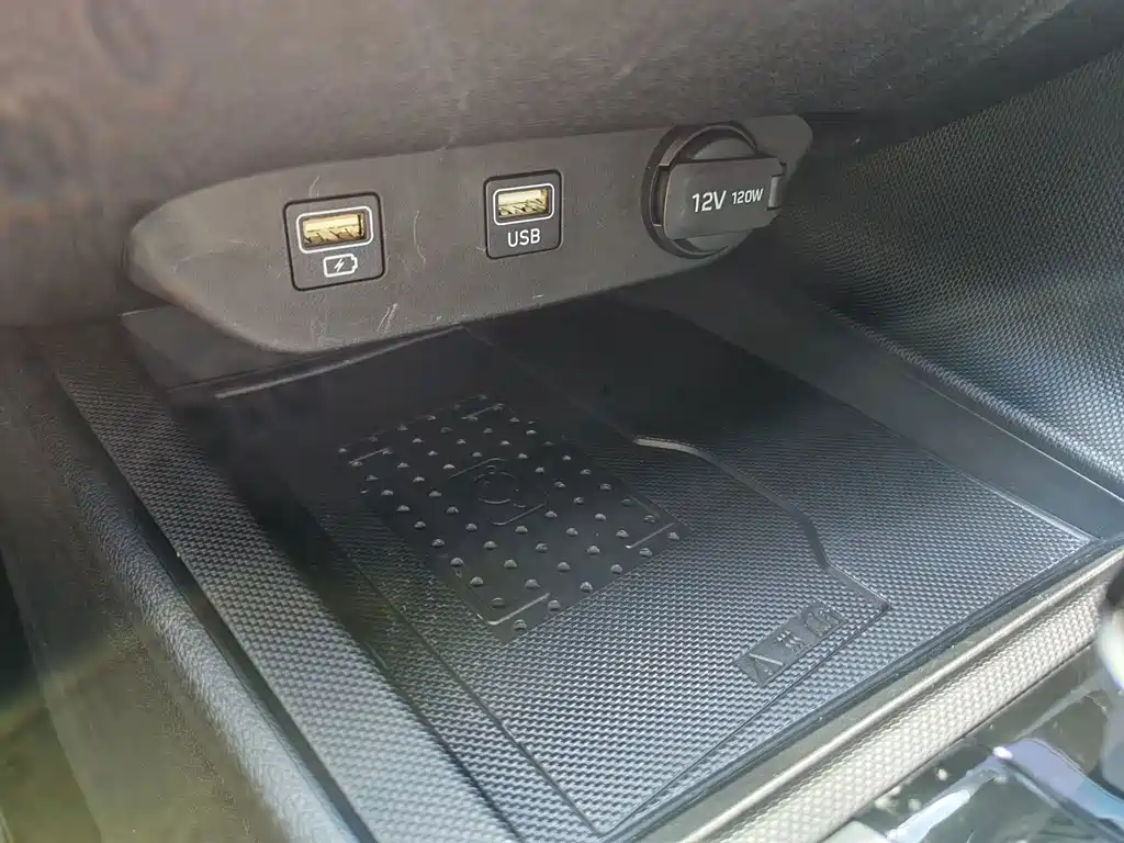 Hyundai Elantra 2023 — фото 21