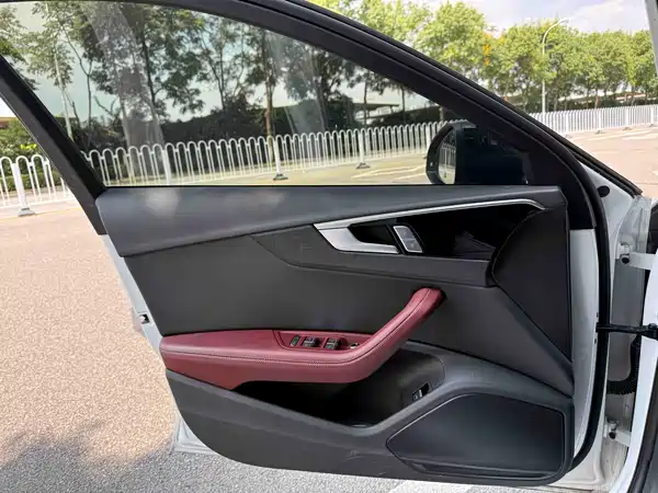 Audi A4L 2024