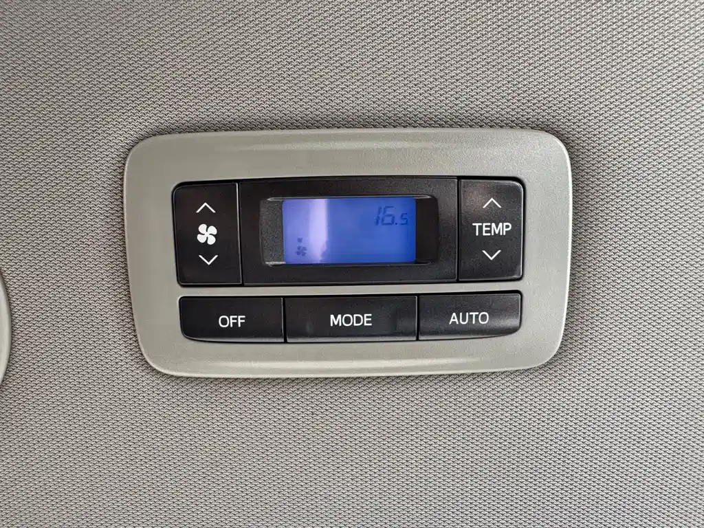 Toyota Sienna 2019 — фото 23