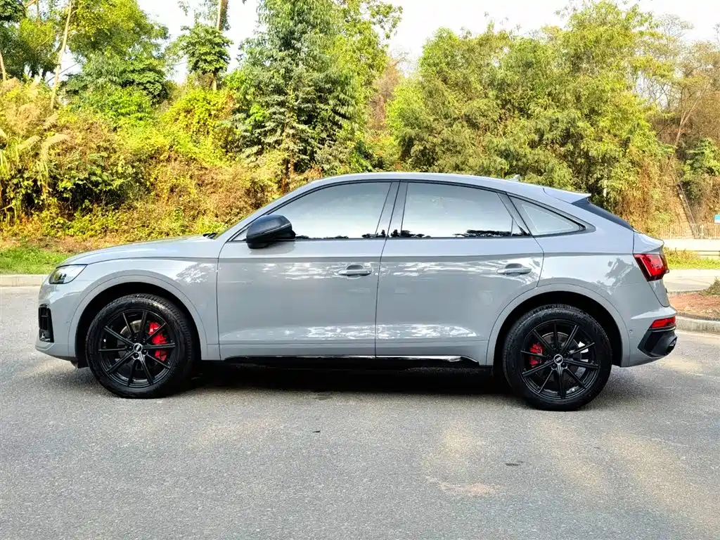 Audi Q5L Sportback 2022 — фото 4