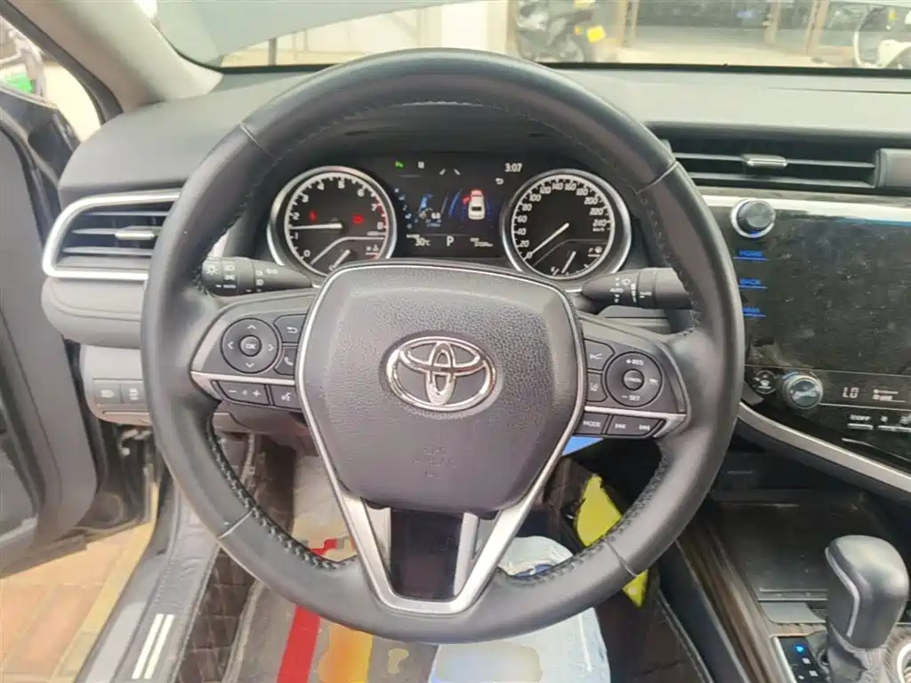 Toyota Camry 2020 — фото 11
