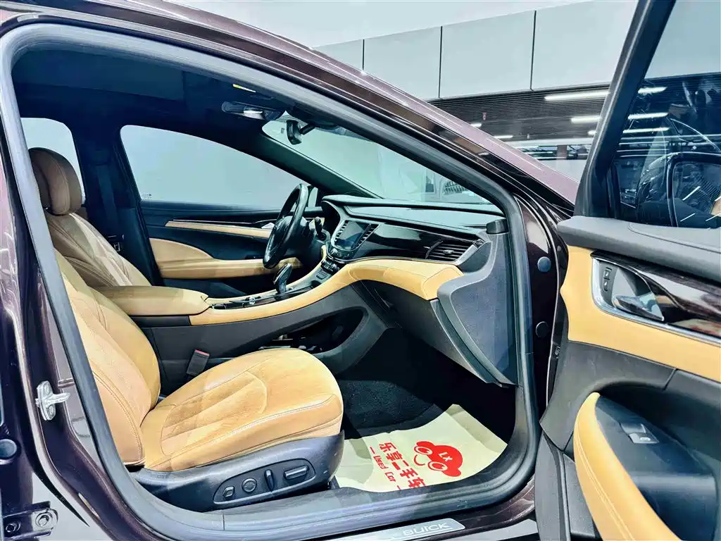 Buick LaCrosse 2017 — фото 25