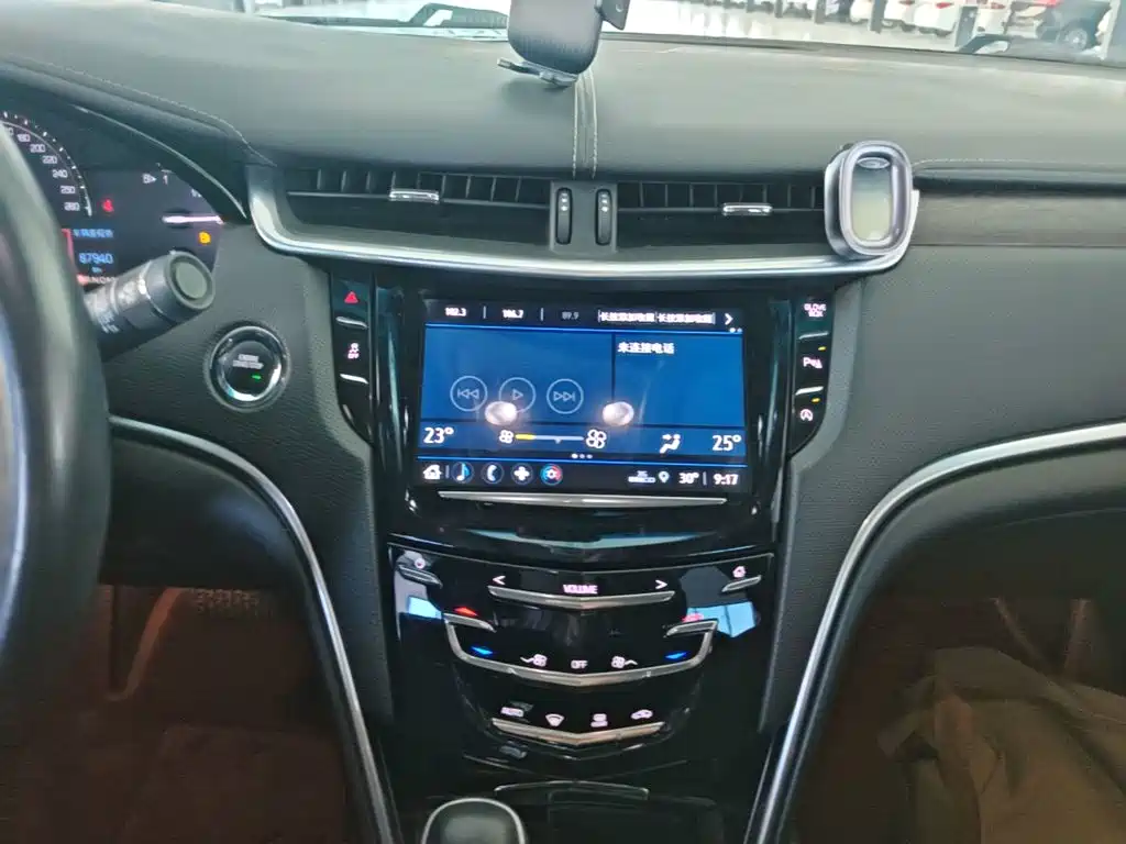 Cadillac XTS 2018 — фото 13