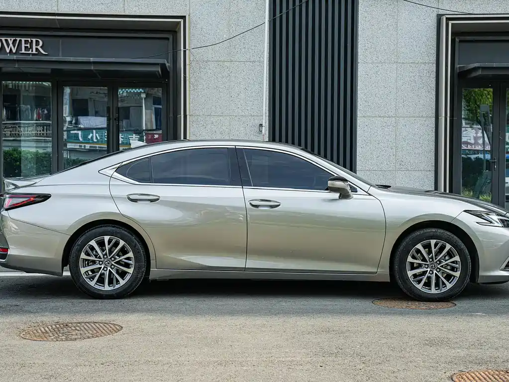 Lexus ES 2025 — фото 7