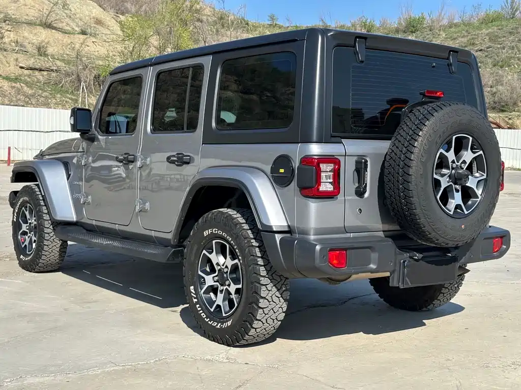 Jeep Wrangler 2020 — фото 8