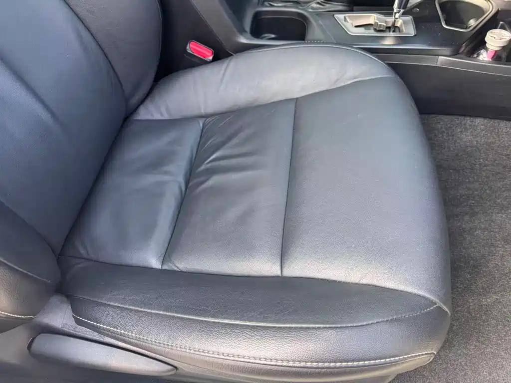 Toyota RAV4 2019 — фото 11