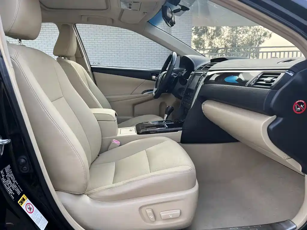 Toyota Camry 2015 — фото 11