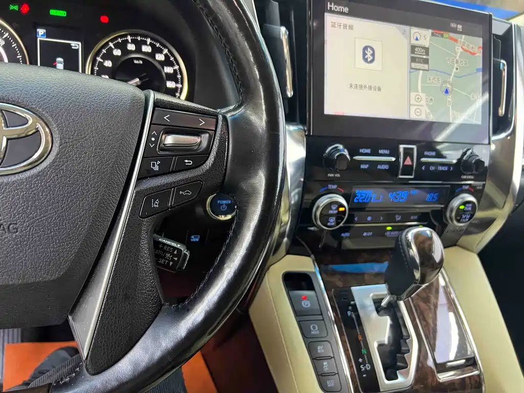 Toyota Alphard 2021 — фото 14