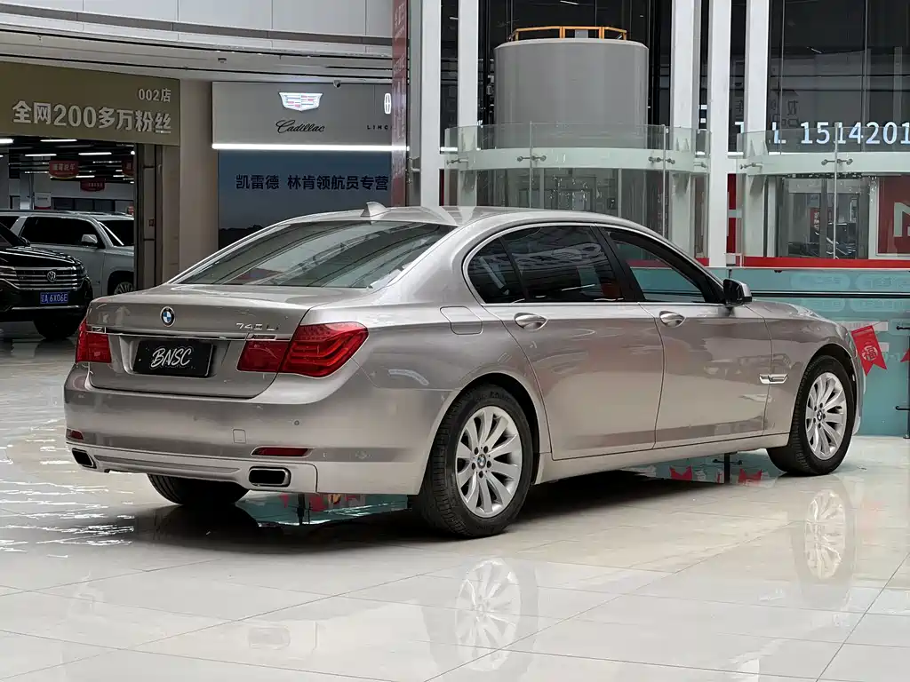 BMW 7 Series 2013 — фото 19