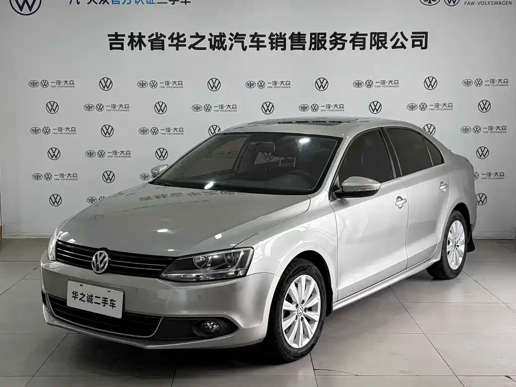 Volkswagen Sagitar 2015