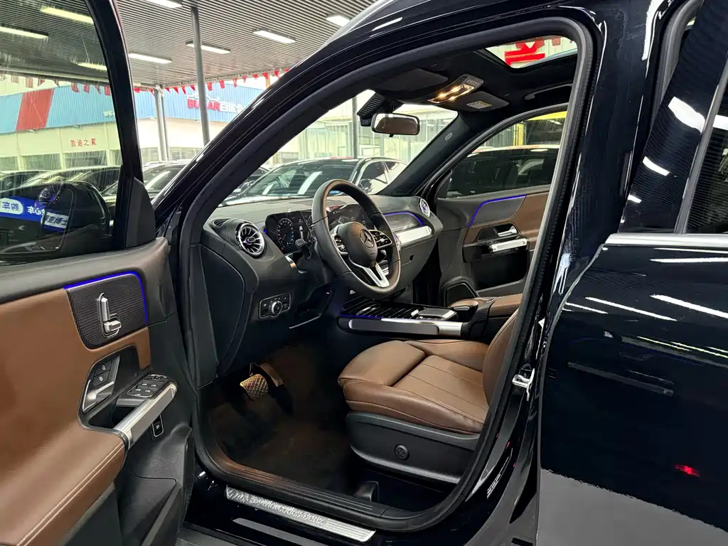 Mercedes-Benz GLB 2023