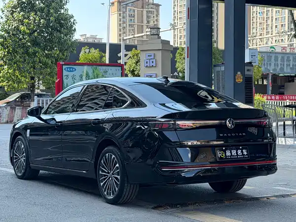 Volkswagen Magotan 2025