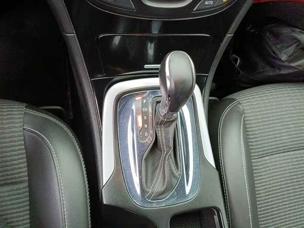 Buick Regal 2015 — фото 14