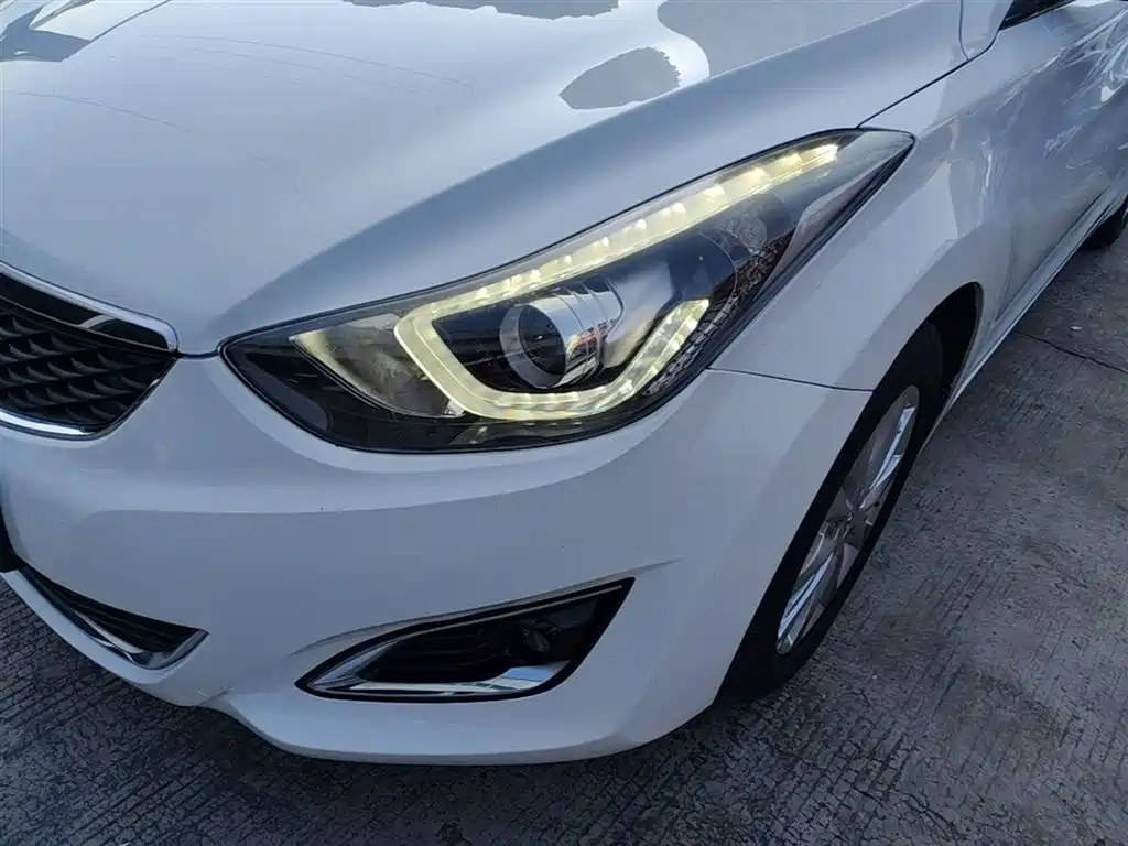 Hyundai Elantra Langdong 2016 — фото 24