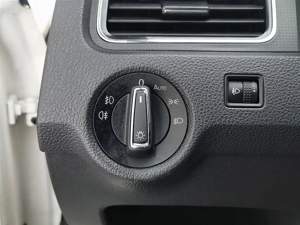 Skoda Rapid Spaceback 2019 — фото 21