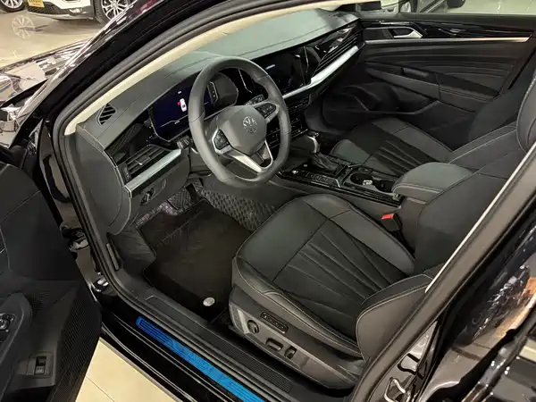 Volkswagen Passat 2025
