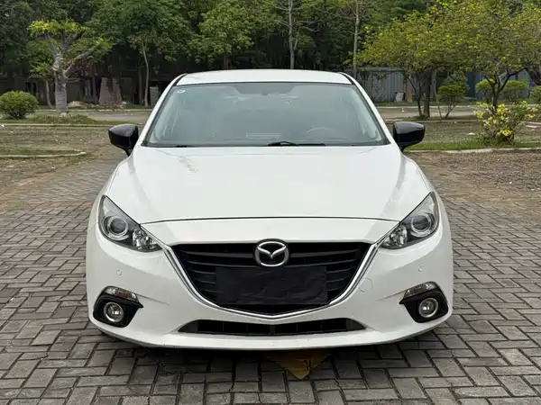 Mazda 3 Axela 2016