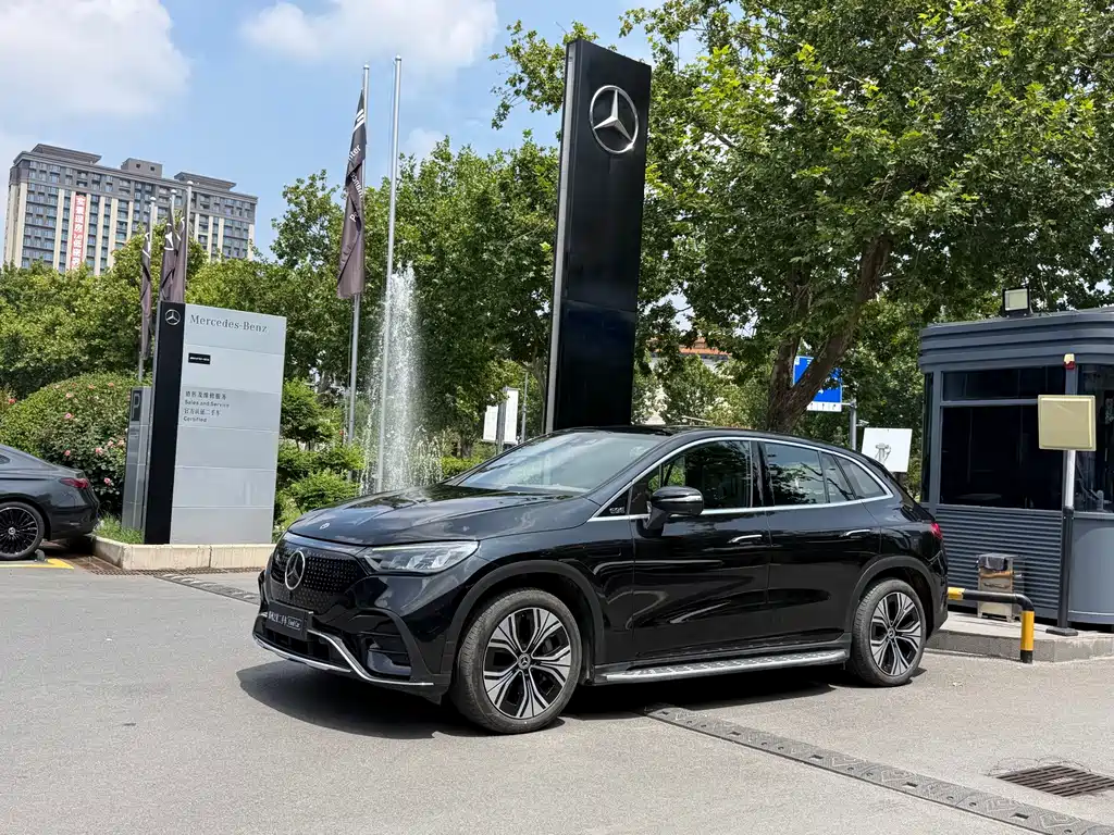 Mercedes-Benz EQE SUV 2024 — фото 2