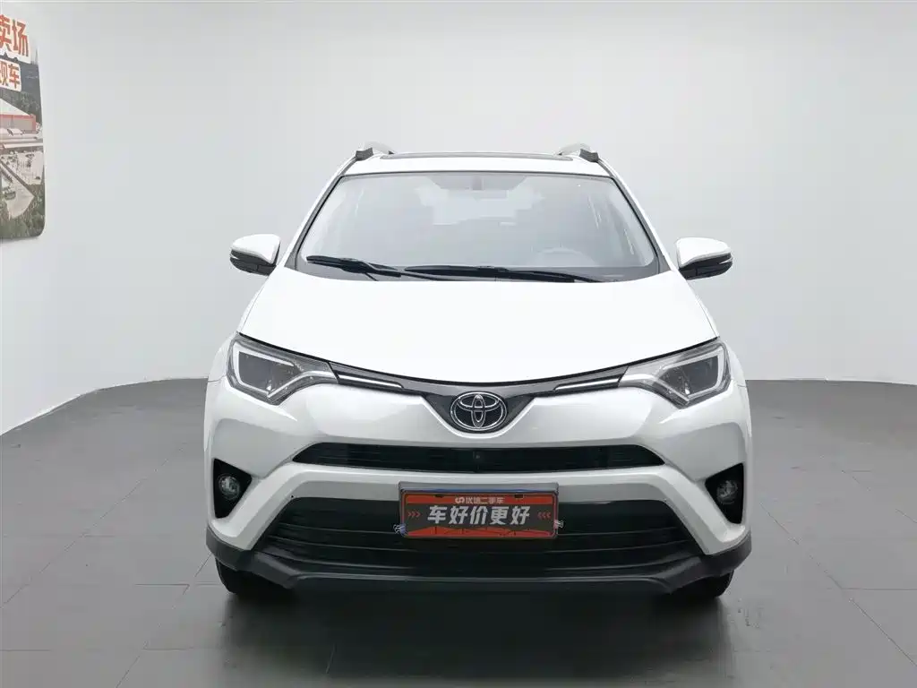 Toyota RAV4 2018 — фото 3
