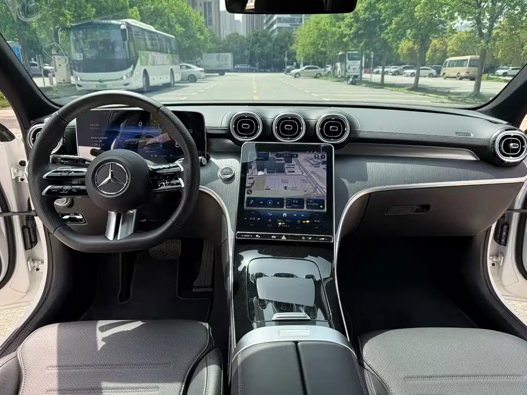 Mercedes-Benz C-Class 2024