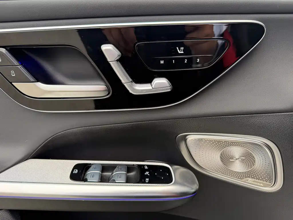 Mercedes-Benz GLC AMG 2025 — фото 12