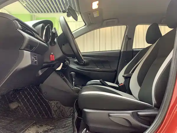 Toyota Yaris L 2022