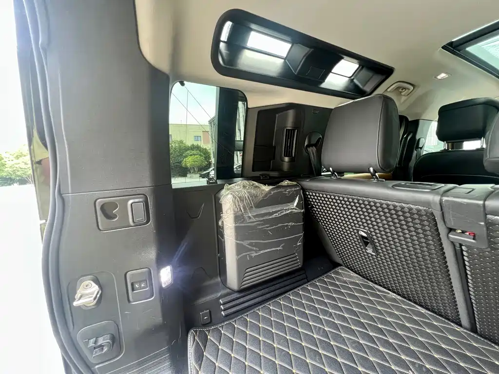 Land Rover Defender 2022 — фото 14