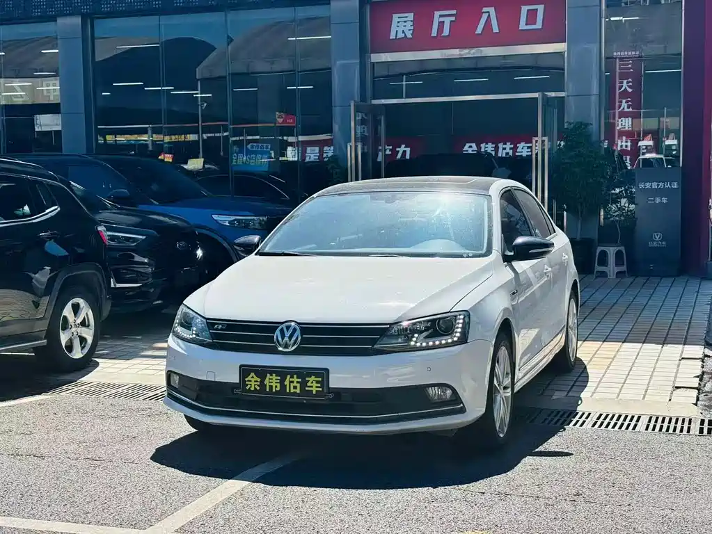 Volkswagen Sagitar 2019