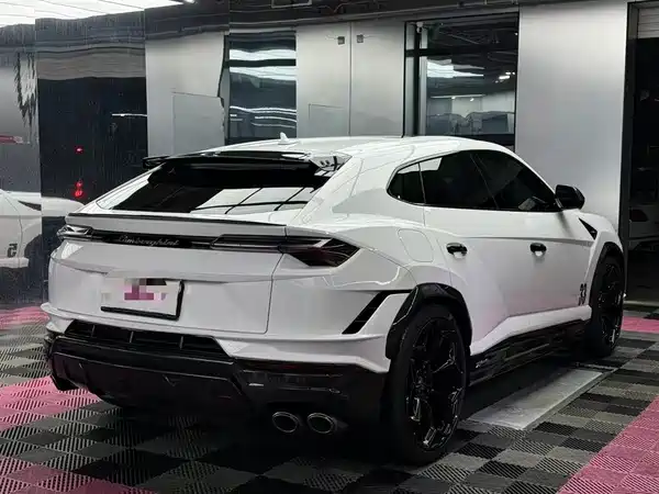 Lamborghini Urus 2023