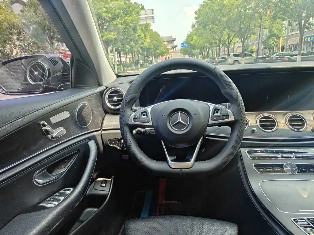 Mercedes-Benz E-Class 2018 — фото 7
