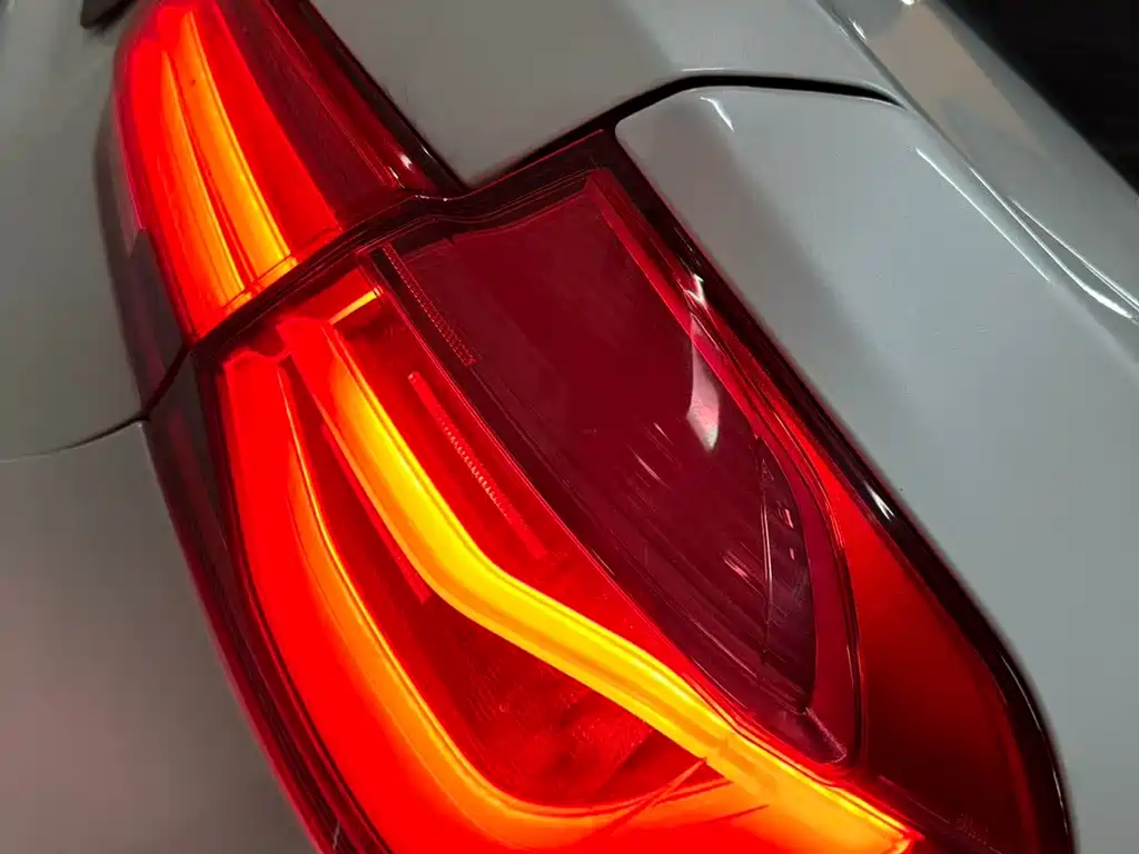 BMW 3 Series 2016 — фото 14